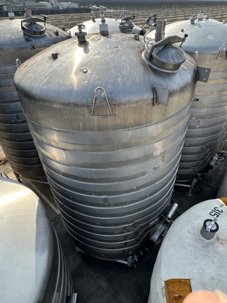 6000 gallon wine tank